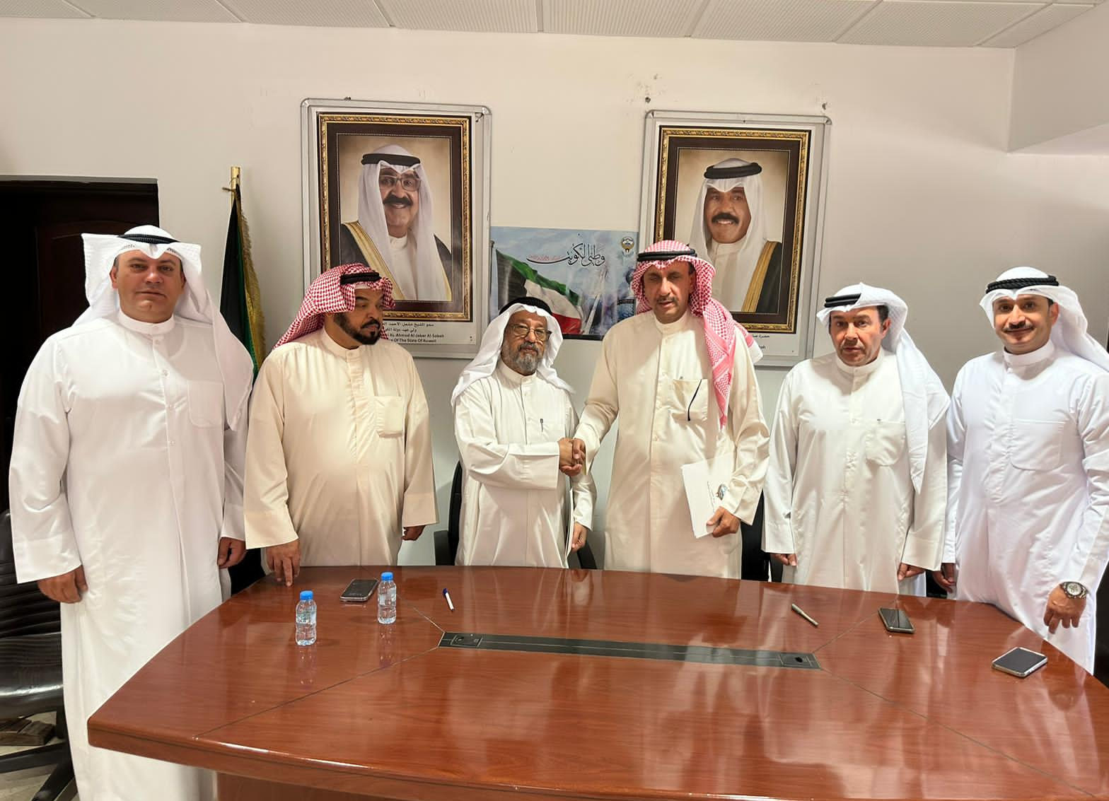 توقيع بروتوكول تعاون مشترك بين بيت الكويت للأعمال الوطنية وجمعية الضباط المتقاعدين توقيع بروتوكول تعاون مشترك بين بيت الكويت للأعمال الوطنية وجمعية الضباط المتقاعدين