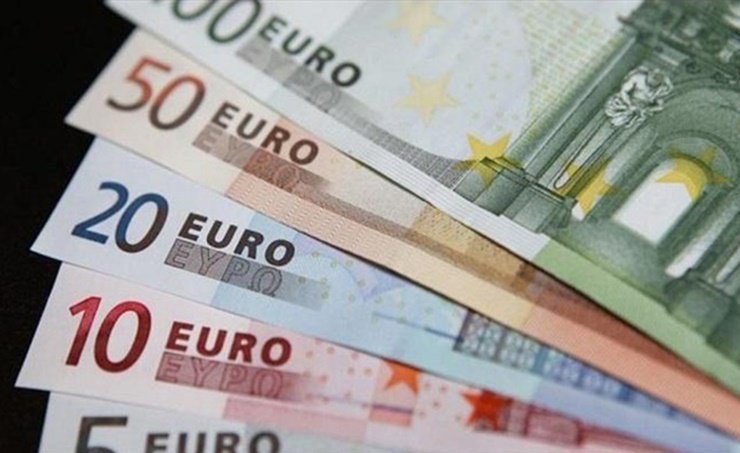 بعد رفض تأجيل استخدام اليورو عملة للبلاد.. هزيمة مدوية للموالين لروسيا في بلغاريا بعد رفض تأجيل استخدام اليورو عملة للبلاد.. هزيمة مدوية للموالين لروسيا في بلغاريا