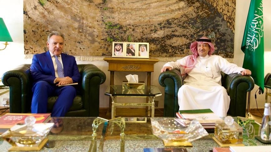 السعودية واليونان تبحثان سبل تعزيز العلاقات الثنائية بين البلدين السعودية واليونان تبحثان سبل تعزيز العلاقات الثنائية بين البلدين