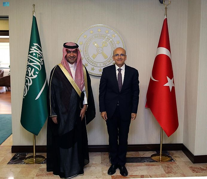 السعودية.. «الحقيل» يلتقي وزراءَ التجارة والبيئة والتطوير العمراني والتغيُّر المناخي والخزانة والمالية في الحكومة التركية السعودية.. «الحقيل» يلتقي وزراءَ التجارة والبيئة والتطوير العمراني والتغيُّر المناخي والخزانة والمالية في الحكومة التركية