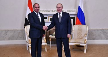 صورة تذكارية للرئيسين السيسى وبوتين عقب الجلسة العامة للقمة الأفريقية الروسية صورة تذكارية للرئيسين السيسى وبوتين عقب الجلسة العامة للقمة الأفريقية الروسية