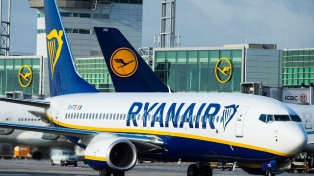 إضراب طياري «راين إير» يؤدي إلى إلغاء 96 رحلة بمطار شارلوروا في بلجيكا.. فما القصة؟ إضراب طياري «راين إير» يؤدي إلى إلغاء 96 رحلة بمطار شارلوروا في بلجيكا.. فما القصة؟