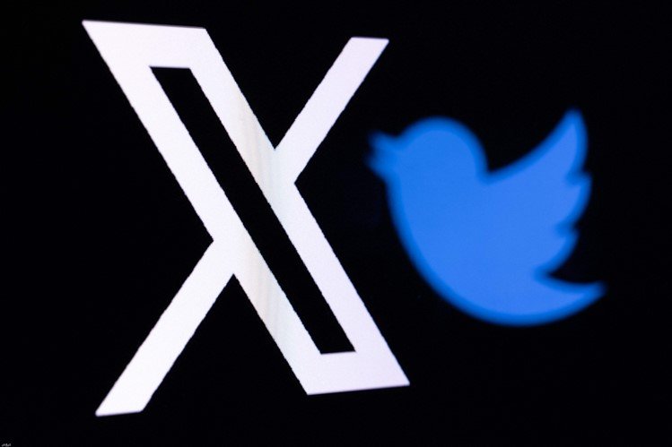 إيلون ماسك يكشف سبب قرار تغيير اسم Twitter إلى X إيلون ماسك يكشف سبب قرار تغيير اسم Twitter إلى X