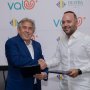 شركة «ڤاليو» تبرم اتفاقية شراكة مع نادي الجزيرة الرياضي لتقديم حلولها التمويلية لأعضاء النادي 2 khaligyoun78293