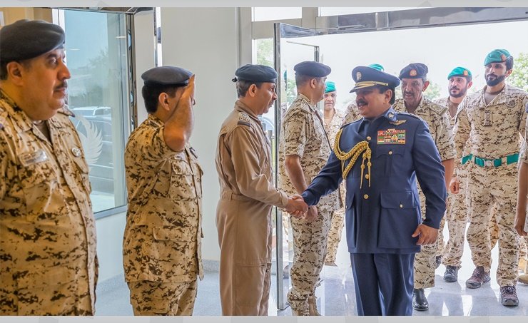 الملك حمد بن عيسى يزور سلاح الجو الملكي البحريني الملك حمد بن عيسى يزور سلاح الجو الملكي البحريني