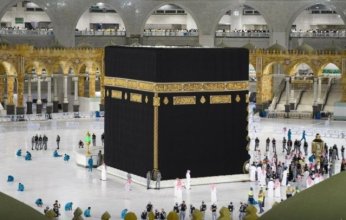 شئون الحرمين تكشف موعد استبدال كسوة الكعبة المشرفة على يد 130 فنيا وصانعا