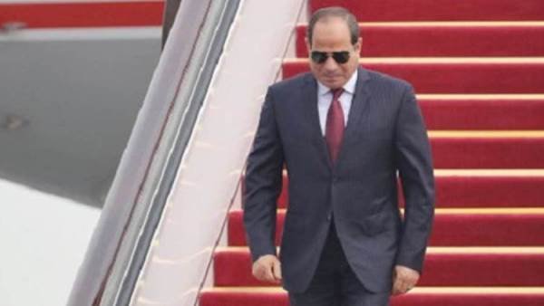 الرئيس المصري يعود إلى بلاده بعد المشاركة فى القمة الإفريقية الروسية الرئيس المصري يعود إلى بلاده بعد المشاركة فى القمة الإفريقية الروسية