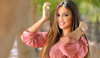 المذيعة المصرية أميمة بدري تفقد النطق بعد تعرضها لأزمة نفسية شديدة.. فما القصة؟