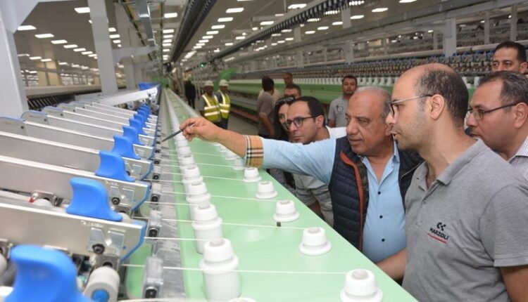 وزير قطاع الأعمال المصري يشهد التشغيل التجريبي لمصنع غزل 4 بالمحلة وزير قطاع الأعمال المصري يشهد التشغيل التجريبي لمصنع غزل 4 بالمحلة