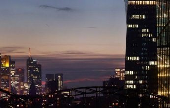 البنك المركزي الأوروبي يرفع أسعار الفائدة 25 نقطة أساس إلى 4.25%