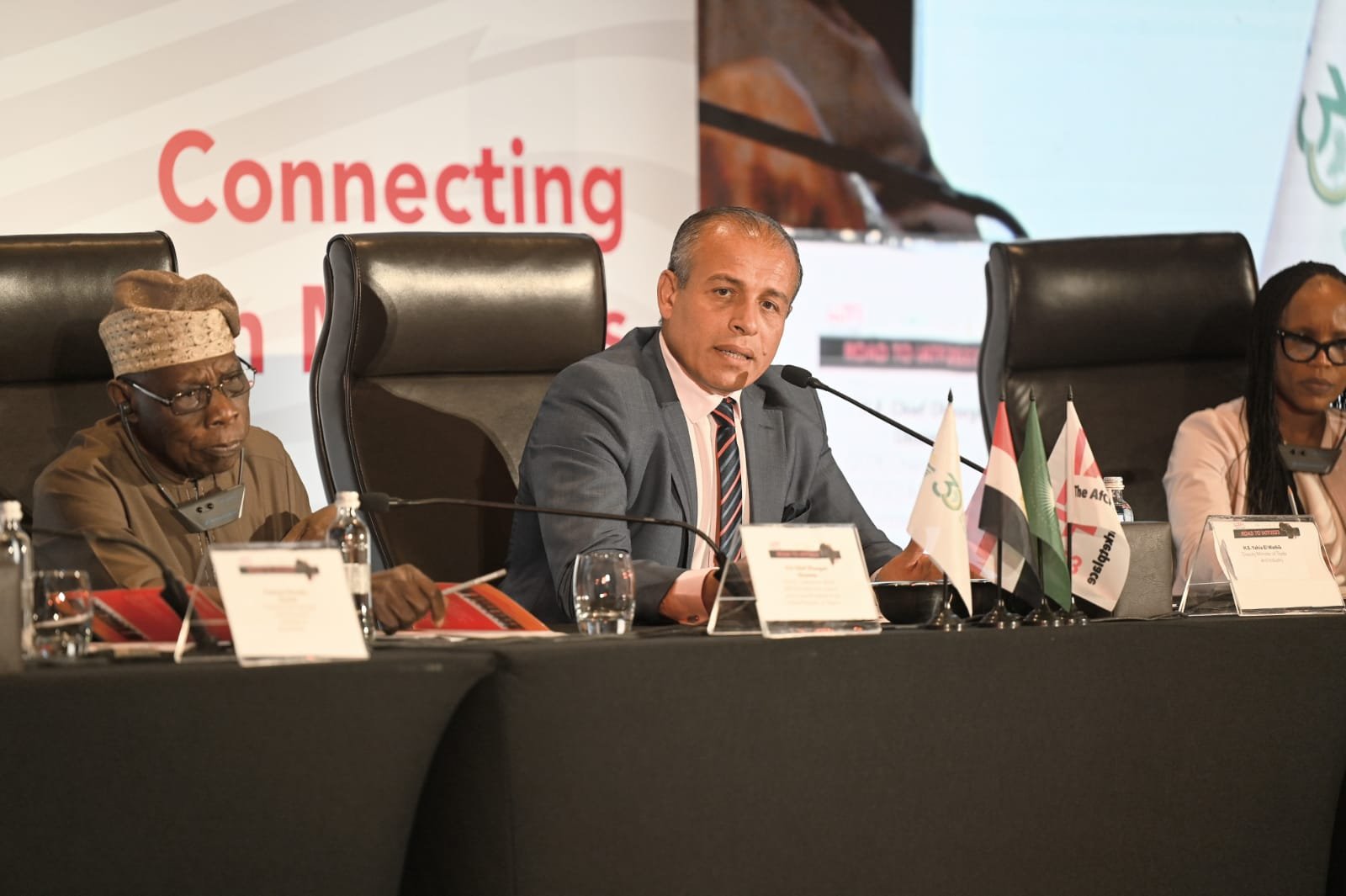 وزير التجارة والصناعة يؤكد التزام مصر بتقوية العلاقات الاقليمية وبناء تكامل اقتصادي قاري 3 khaligyoun89536