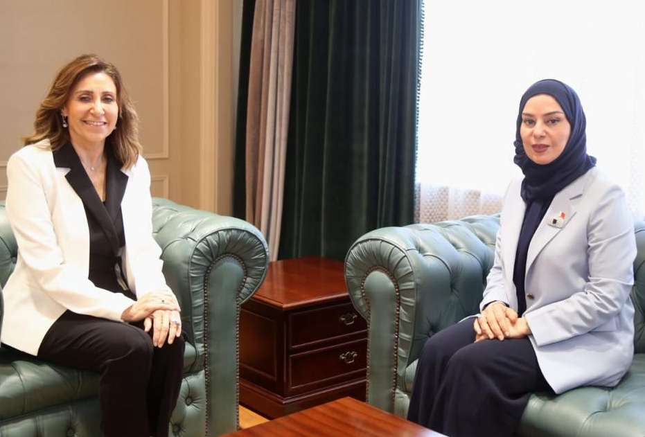 وزيرة الثقافة المصرية تبحث مع سفيرة البحرين استثمار التعاون الثقافي وتبادل الخبرات في المجالات الإبداعية وزيرة الثقافة المصرية تبحث مع سفيرة البحرين استثمار التعاون الثقافي وتبادل الخبرات في المجالات الإبداعية