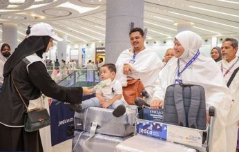 مطار الملك عبد العزيز الدولي يستقبل أولى رحلات ضيوف الرحمن القادمين لأداء العمرة