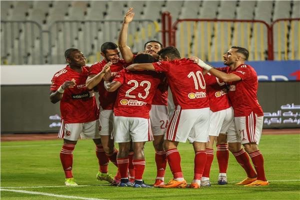 للمرة 43 فى تاريخه.. الأهلى المصري يتوج بالدوري بعد فوز سيراميكا على بيراميدز للمرة 43 فى تاريخه.. الأهلى المصري يتوج بالدوري بعد فوز سيراميكا على بيراميدز