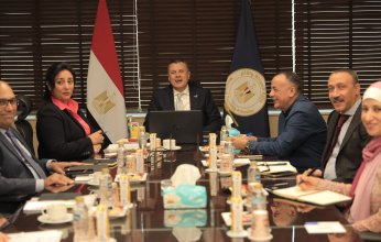 وزير السياحة والآثار يعقد اجتماعاً موسعاً لبحث استعدادات الموسم السياحي الشتوي المقبل