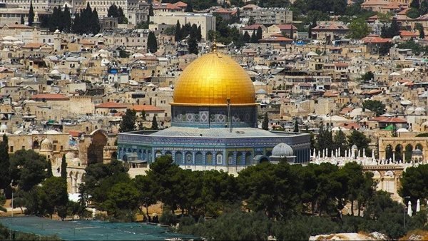 مُستوطنون إسرائيليون يقومون بمسيرة استفزازية بالقدس مُستوطنون إسرائيليون يقومون بمسيرة استفزازية بالقدس