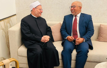 العيسى يمنح مفتي مصر العضوية الشرفية في رابطة الجامعات الإسلامية