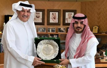 سفير المملكة لدى مصر يكرم باحثا سعوديا لحصوله على الدكتوراه في الكيمياء العضوية
