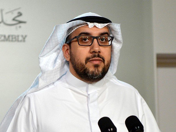 الشاهين يقترح دعم " بيت الكويت للأعمال الوطنية" لنقل مقتنياته إلى المقر الجديد الشاهين يقترح دعم " بيت الكويت للأعمال الوطنية" لنقل مقتنياته إلى المقر الجديد