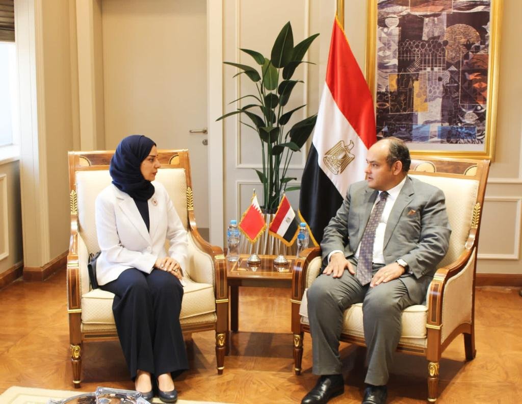 وزير التجارة والصناعة المصري يستقبل سفيرة البحرين بالقاهرة لتعزيز التعاون بين البلدين وزير التجارة والصناعة المصري يستقبل سفيرة البحرين بالقاهرة لتعزيز التعاون بين البلدين