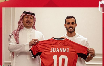 الرياض يعلن عن تعاقده مع الإسباني ميقيل قادما من ريال بيتيس