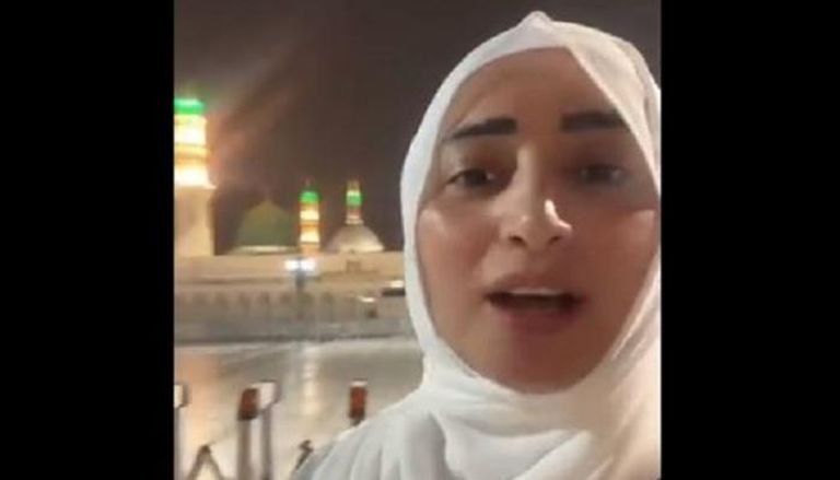 فتاة مصرية تتغنى بـ كرم وأسلوب تعامل الشعب السعودي فتاة مصرية تتغنى بـ كرم وأسلوب تعامل الشعب السعودي