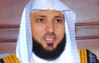 اغماءة الشيخ المعقيلي في صلاة الجمعة بالحرم المكي تتصدر السوشيال ميديا