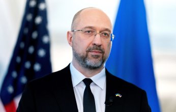 رئيس وزراء أوكرانيا: نحو مليون طفل أوكراني ينزحون حاليا إلى الخارج