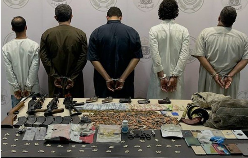 ضبط (5) أشخاص لترويجهم كميه من المخدرات بنجران ضبط (5) أشخاص لترويجهم كميه من المخدرات بنجران