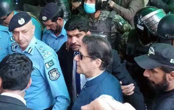 الشرطة الباكستانية تلقي القبض على عمران خان