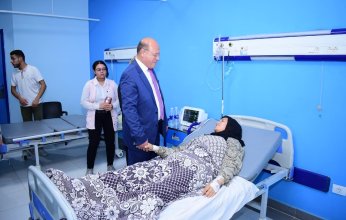 رئيس جامعة سوهاج يتابع مصابي وفد جامعة المنصورة ويؤكد علي استقرار حالاتهم الصحية