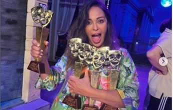 إصابة الفنانة المصرية داليا البحيري بعد سقوطها على المسرح.. إعرف التفاصيل