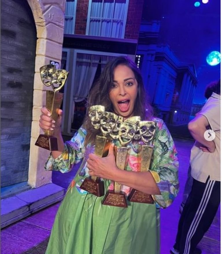 إصابة الفنانة المصرية داليا البحيري بعد سقوطها على المسرح.. إعرف التفاصيل إصابة الفنانة المصرية داليا البحيري بعد سقوطها على المسرح.. إعرف التفاصيل