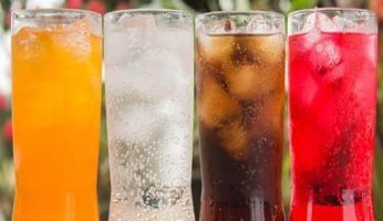 هل يؤثر تناول المشروبات الباردة على صحتنا وكيف؟.. طبيبة تغذية تجيب