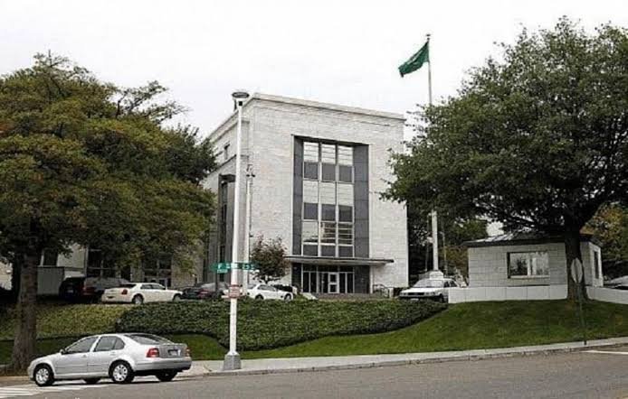 القنصلية السعودية في لوس أنجلوس تحذر المواطنين من تأثيرات الإضراب العمالي على الرحلات الجوية والمواصلات القنصلية السعودية في لوس أنجلوس تحذر المواطنين من تأثيرات الإضراب العمالي على الرحلات الجوية والمواصلات