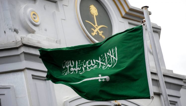 تقارير.. تباطؤ الطلبيات الجديدة يضغط على الشركات السعودية غير النفطية في يوليو 2023 تقارير.. تباطؤ الطلبيات الجديدة يضغط على الشركات السعودية غير النفطية في يوليو 2023