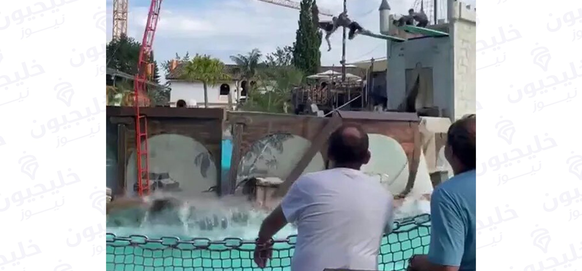 بالصور والفيديو.. .. إصابة سبعة أشخاص في انهيار مسرح بأكبر مدينة ملاهي في ألمانيا بالصور والفيديو.. .. إصابة سبعة أشخاص في انهيار مسرح بأكبر مدينة ملاهي في ألمانيا