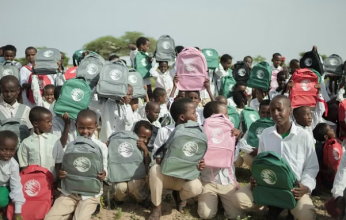 سلمان للإغاثة يوزع 1.000 حقيبة مدرسية بجمهورية الصومال