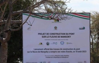 الصندوق السعودي للتنمية يضع حجر الأساس لجسر مانقوكي في مدغشقر