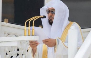 بالفيديو.. لحظة اغماء الشيخ ماهر المعيقلي اثناء خطبة الجمعة