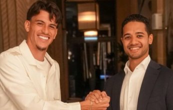 رسميًا.. أهلي جدة السعودي يعلن تعاقده مع مدافع روما الإيطالي