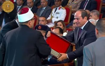 مصر.. وزير الأوقاف يهدي «السيسي» موسوعة الثقافة الإسلامية