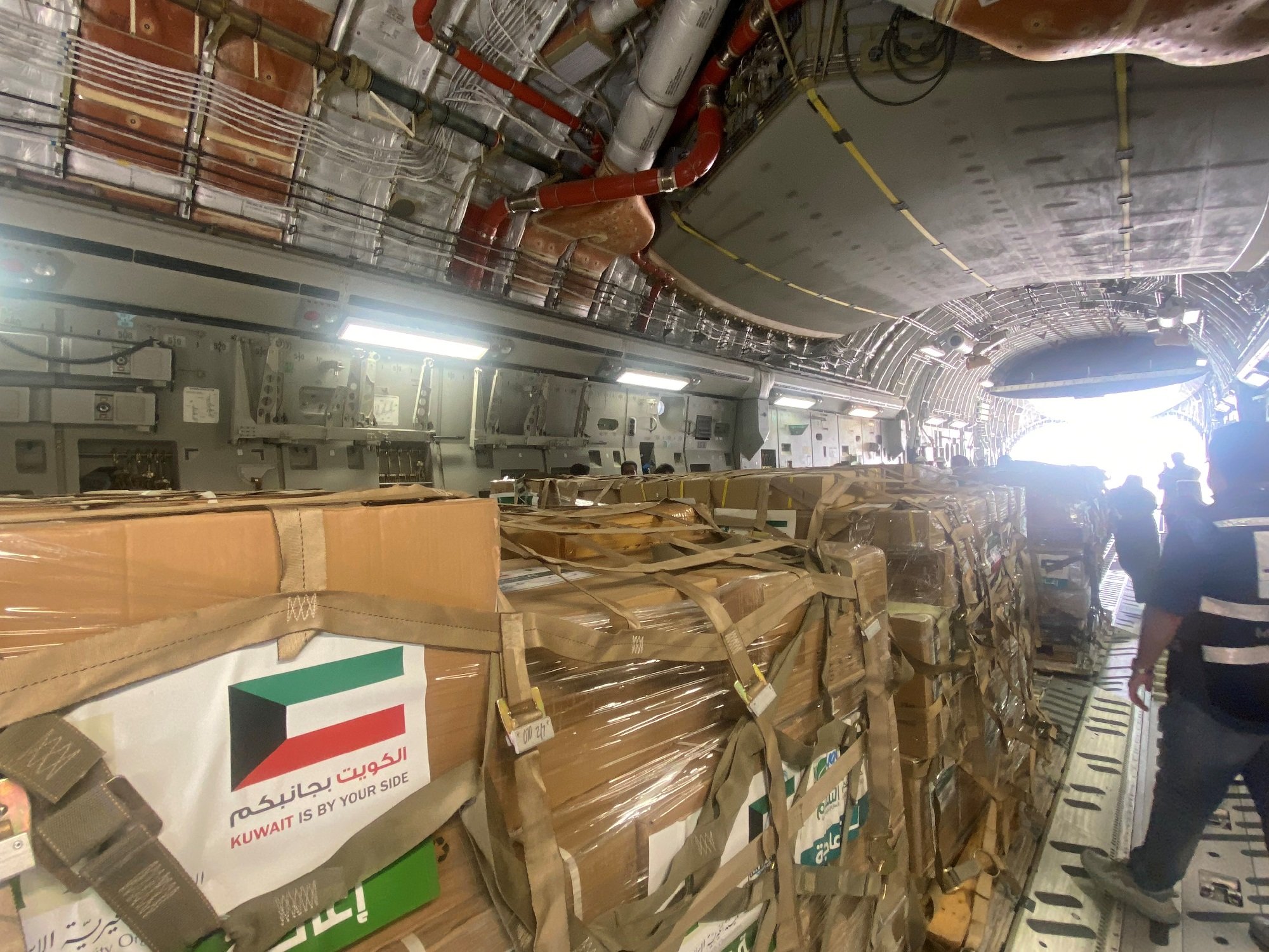 إقلاع الطائرة الإغاثية الثانية من الجسر الجوي الكويتي على متنها 41 طنا لإغاثة منكوبي ليبيا إقلاع الطائرة الإغاثية الثانية من الجسر الجوي الكويتي على متنها 41 طنا لإغاثة منكوبي ليبيا
