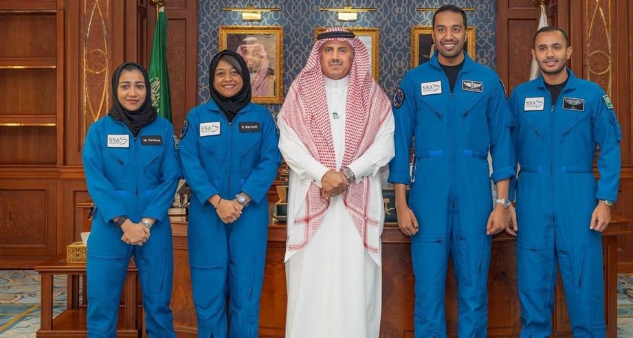 رواد الفضاء السعوديون يزورون جامعة الملك خالد رواد الفضاء السعوديون يزورون جامعة الملك خالد