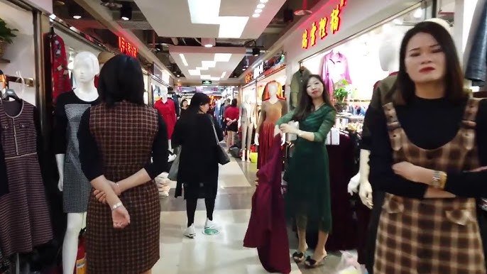 مشروع قانون بالصين يمنع ارتداء الملابس التي تؤذى مشاعر الاخرين مشروع قانون بالصين يمنع ارتداء الملابس التي تؤذى مشاعر الاخرين