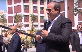 الرئيس المصري يُجري حوارًا مع الآلاف المحتشدة لاستقباله في بني سويف