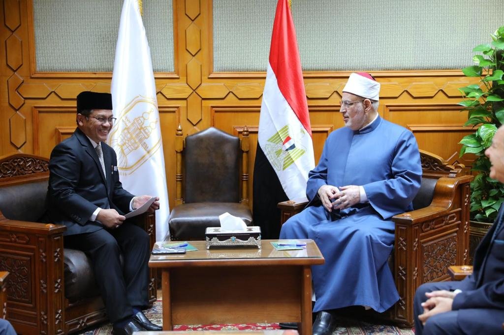 وكيل الأزهر يبحث وزير ماليزي سبل تعزيز التعاون في مجالي التعليم والدعوة وكيل الأزهر يبحث وزير ماليزي سبل تعزيز التعاون في مجالي التعليم والدعوة