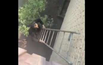 جزائري يرتكب جريمة بشعة بعد اقتحام منزل فتاة وصديقها في السويد.. فما القصة والتفاصيل؟