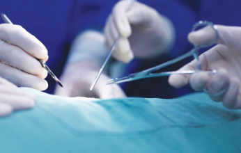 بعد توقف قلبها لمدة 3 دقائق.. فريق طبي ينجح في إنقاذ حياة مريضة حامل بنجران