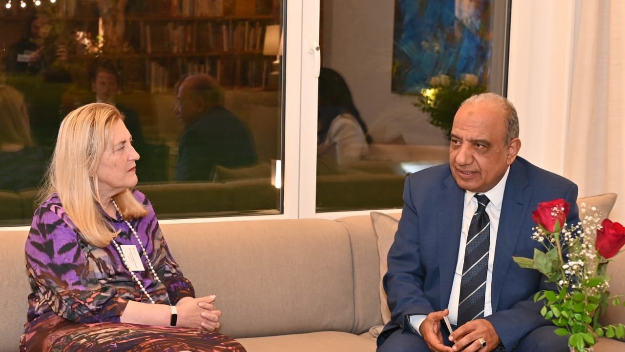 عصمت: مشروع تطوير صناعة الغزل والنسيج يعد نموذجا ناجحا لمشروعات الشراكة المصرية السويسرية عصمت: مشروع تطوير صناعة الغزل والنسيج يعد نموذجا ناجحا لمشروعات الشراكة المصرية السويسرية